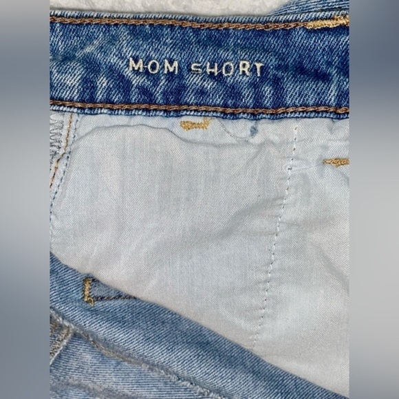 Women’s American Eagle high waisted roll up 90’s Mom jean shorts size 6 - Picture 4 of 14